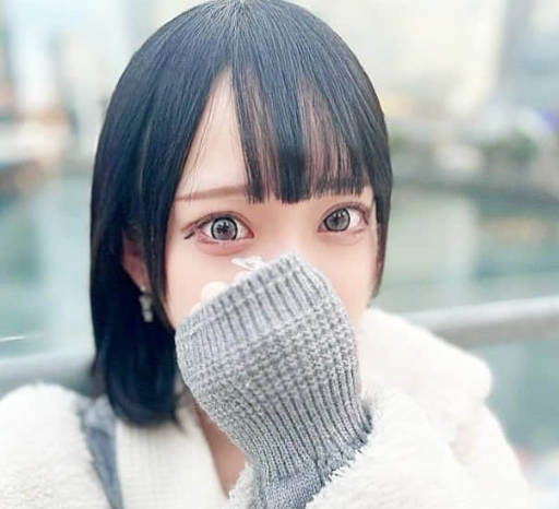 FC2PPV-4621871 娇小女生强烈口交导致意外射精