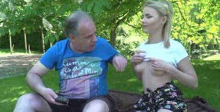 公园里的快速性爱