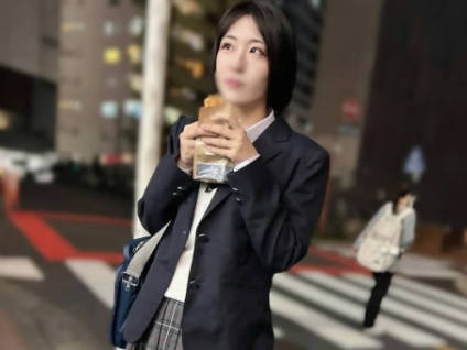 FC2PPV-4597200短发巨乳制服妹考前怀孕记