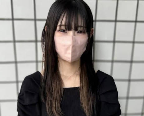 FC2PPV-4691899笑容迷人的苗条贫乳J系少女与她亲吻不停