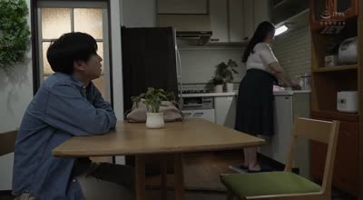 NGOD-276 ひきこもり家族会議 実家で引きこもる長男の臭くて不潔な巨根でイカされた次男の嫁 武田怜香