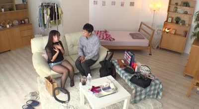 NPJS-114 某ライブチャット人気配信者「ナ●キちゃん」のオフパコ募集に当選 ミニマムGカップが投げ銭リクエストで暴走 強烈パイズリ＆種搾り騎乗位